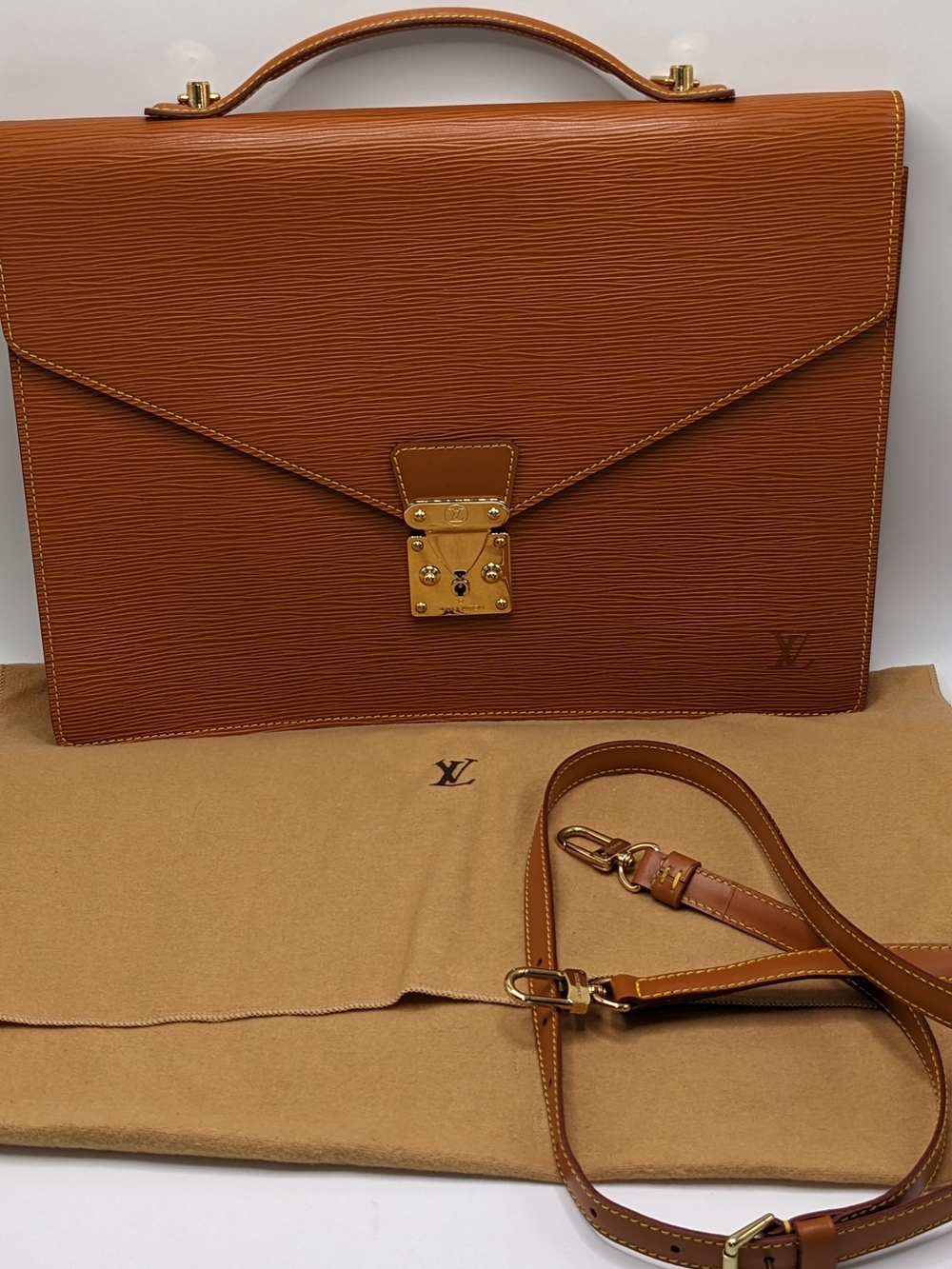 Louis Vuitton Tan Epi Leather Briefcase with Gold Hardware